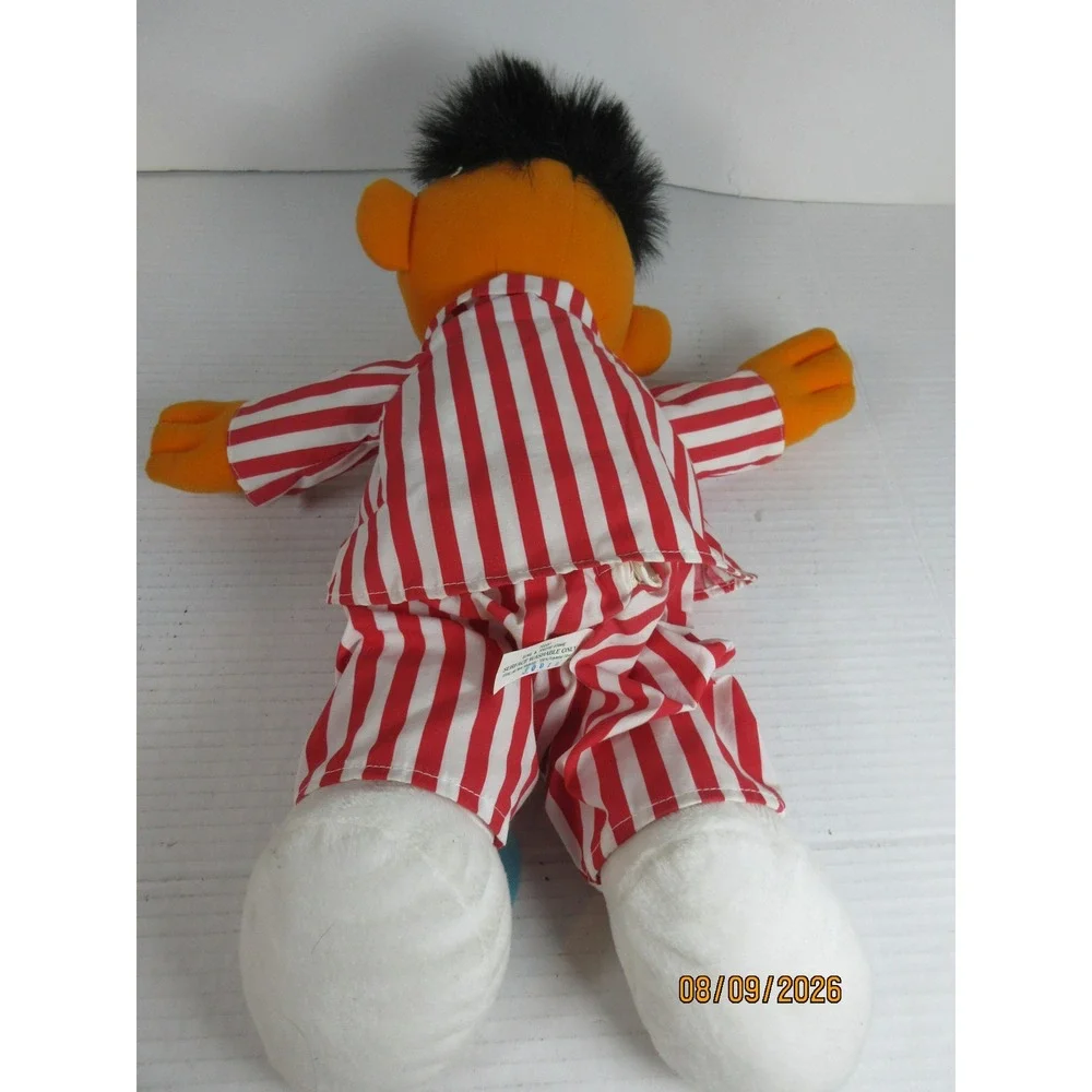 Vintage 1996 Tyco Sesame Street Sing & Snore Ernie Plush Toy 70207 Pajamas Bunny